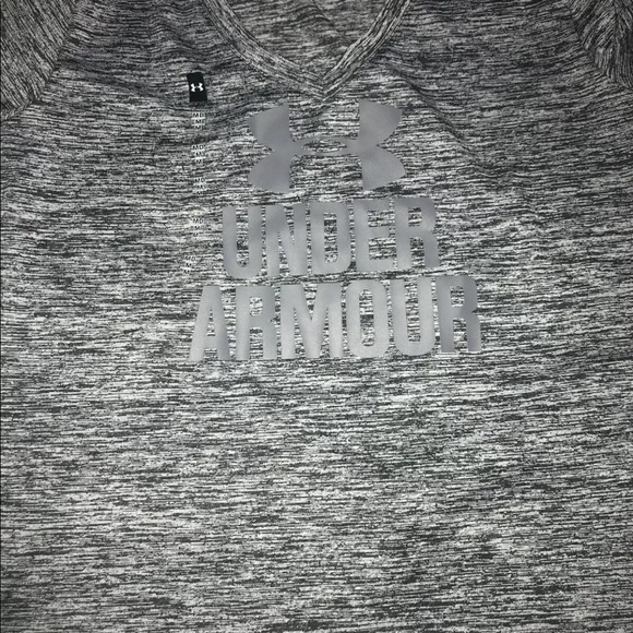 Under Armour Tech V-Neck Twist Logo shirt - Picture 4 of 5